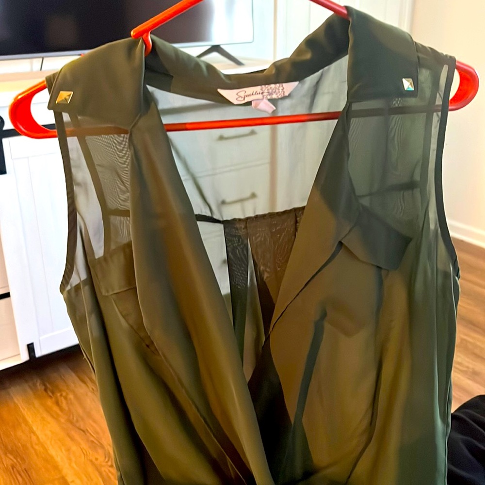 Size S sheer top